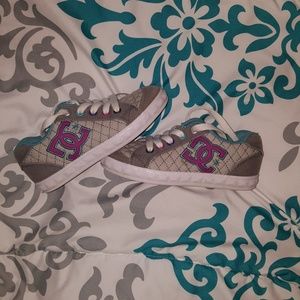 EUC DC girls skate shoes